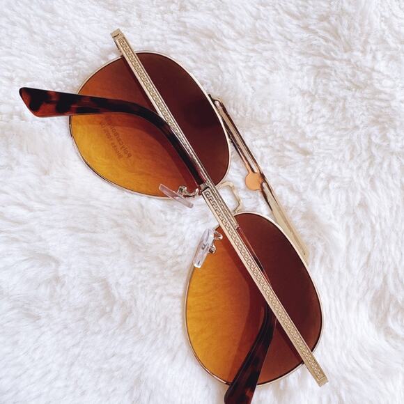 Doug Brown W/ Gold Rim Aviator Sunglasses - Picture 11 of 12